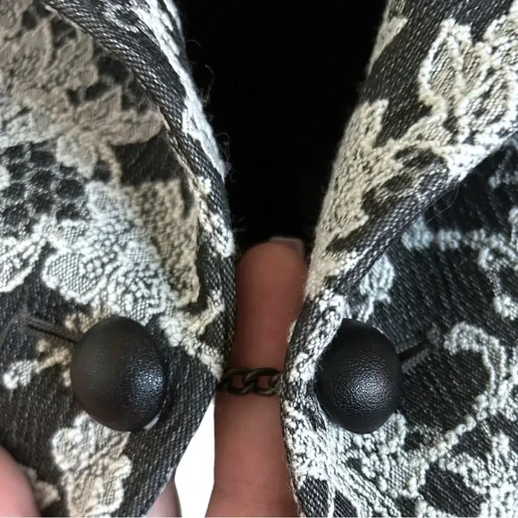 Plein Sud Jeanius Double Button Toggle Floral Lace Blazer - Picture 6 of 11